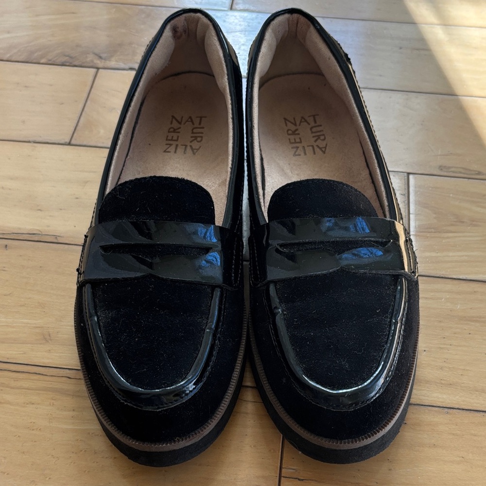 Naturalizer Black Patent Leather and Fabric Loafer